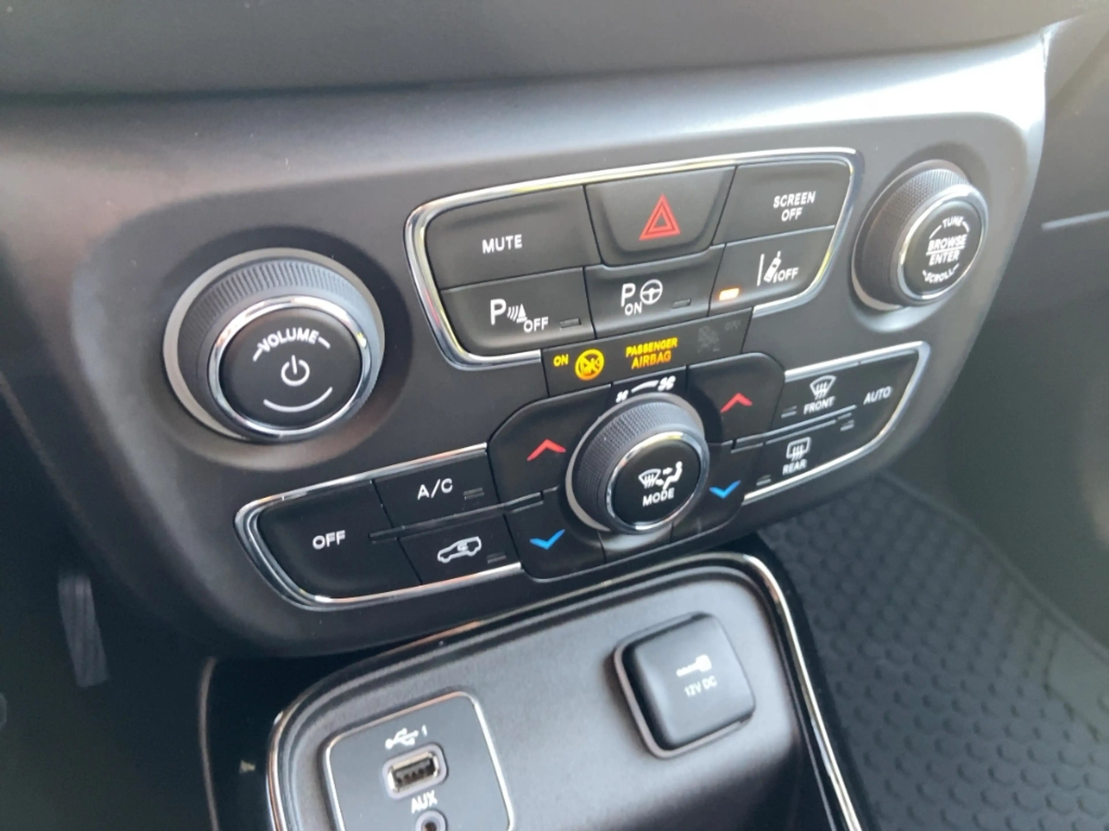 Jeep Compass Limited 1.4 MultiAir/PANO/ACC/ALPINE/KAMERA — photo 14