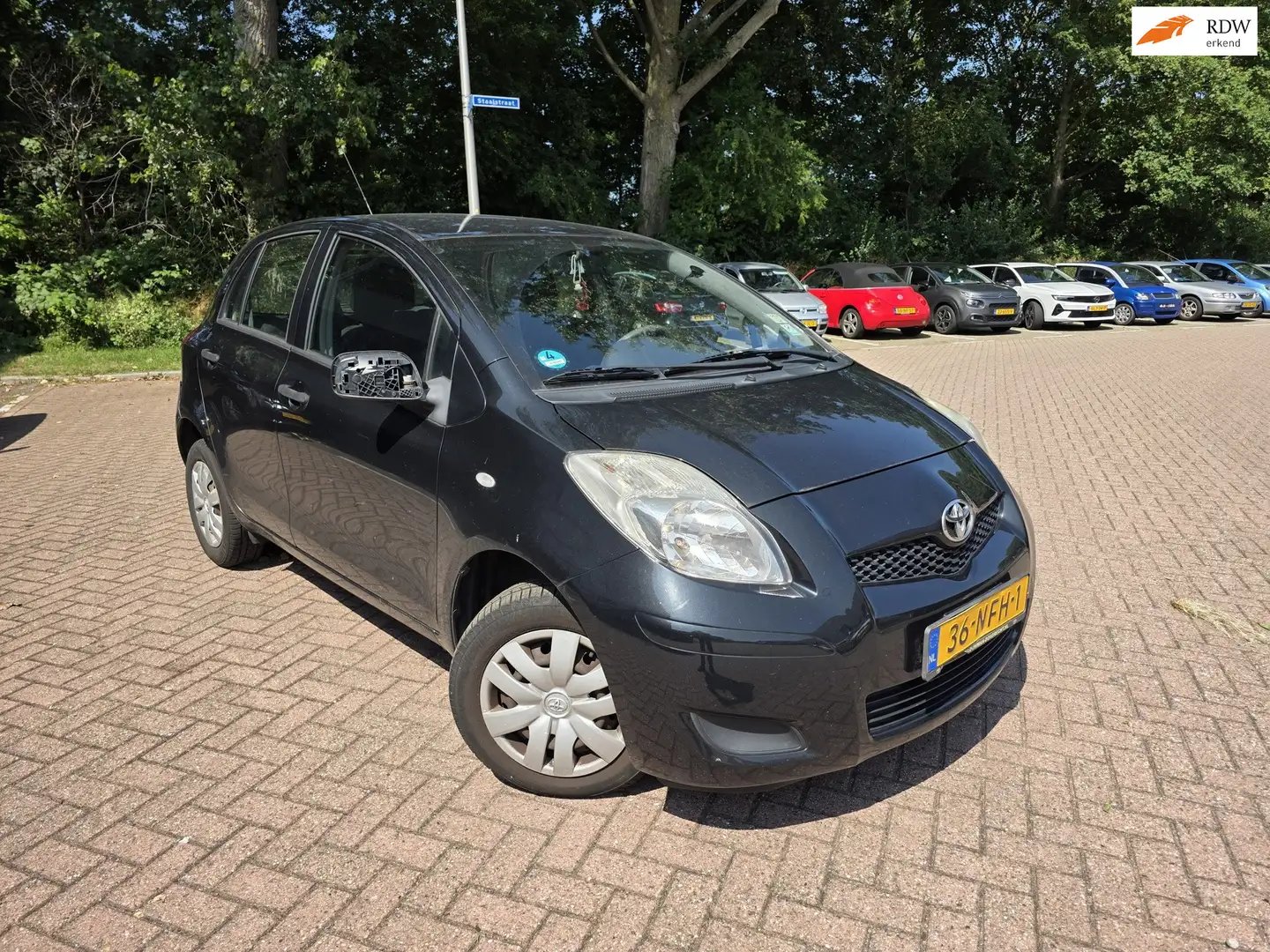 Toyota Yaris 1.0 VVTi Acces Airco 5 DR Volledig onderhouden Noir - 1