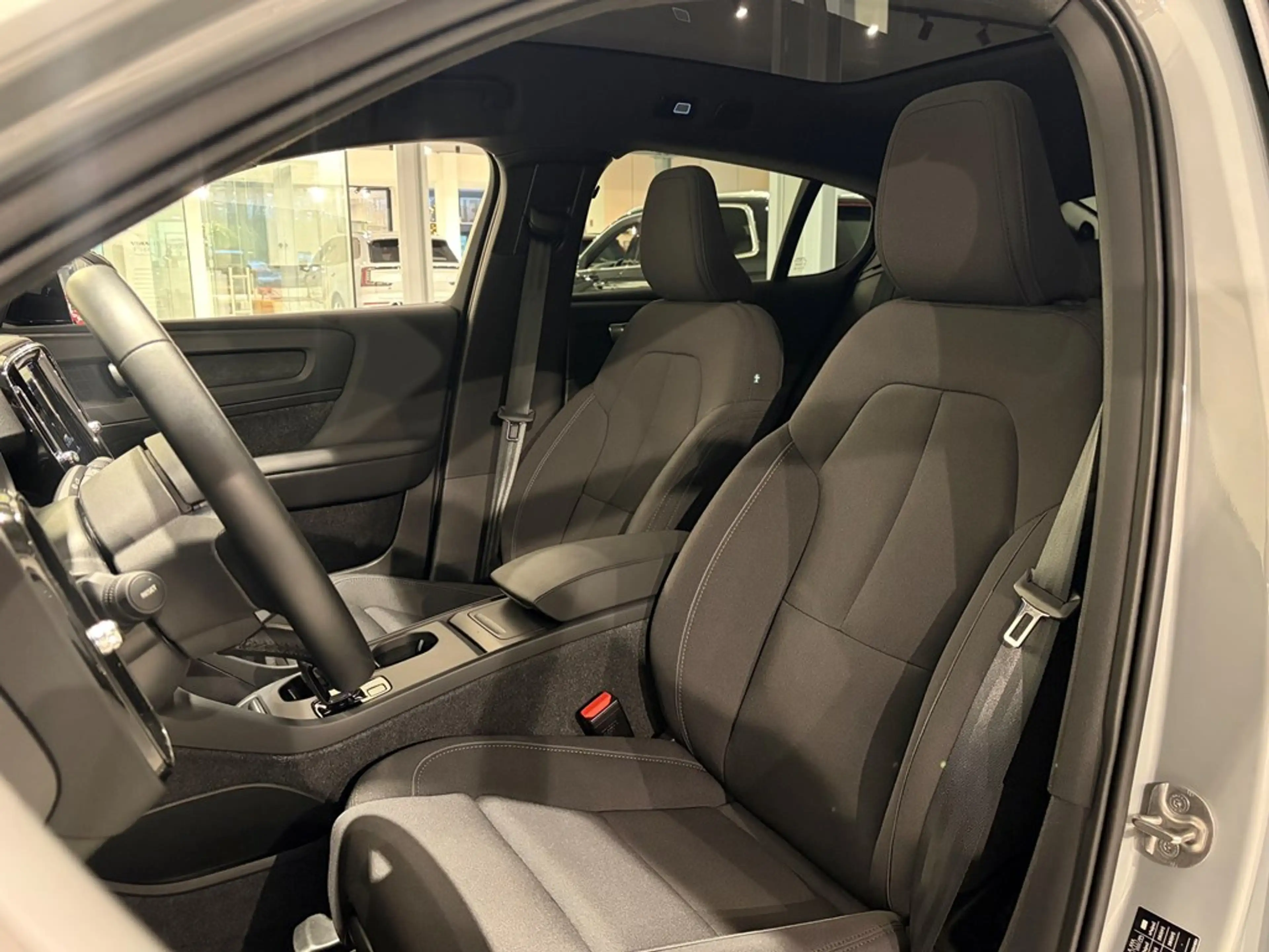 Volvo EC40 Recharge Extended Range — photo 5