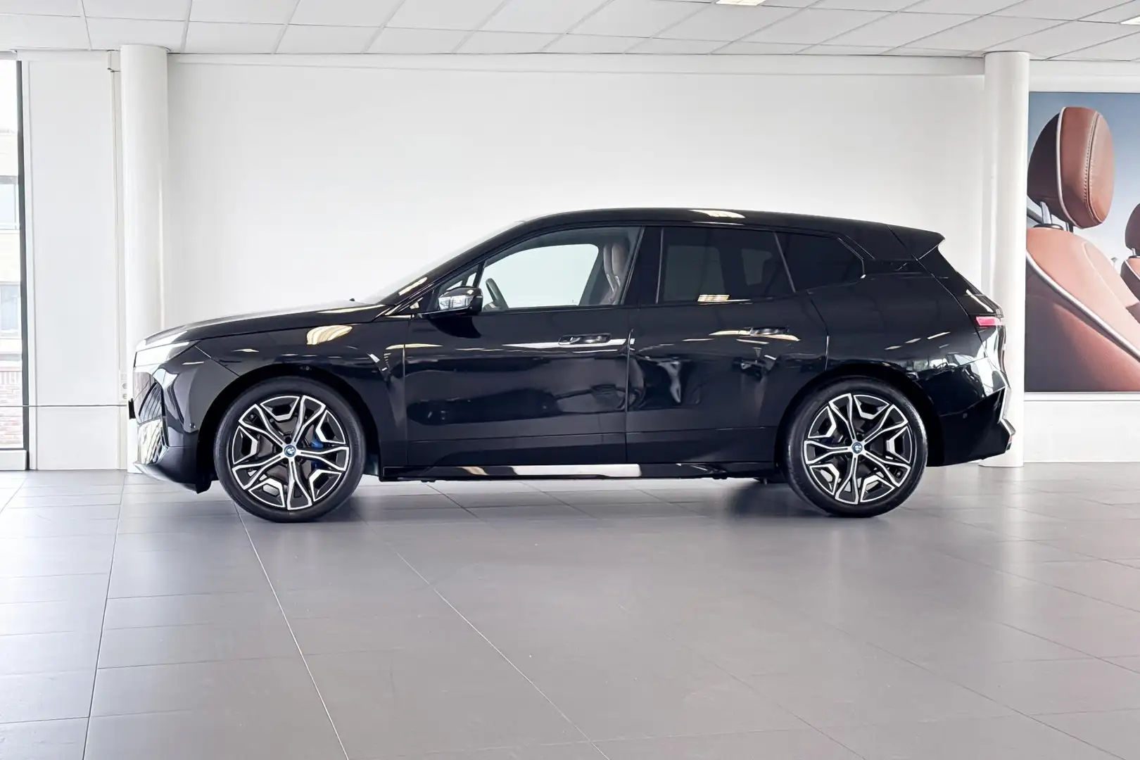 BMW iX xDrive50 High Executive | M Sport | Harman Kardon Negro - 2