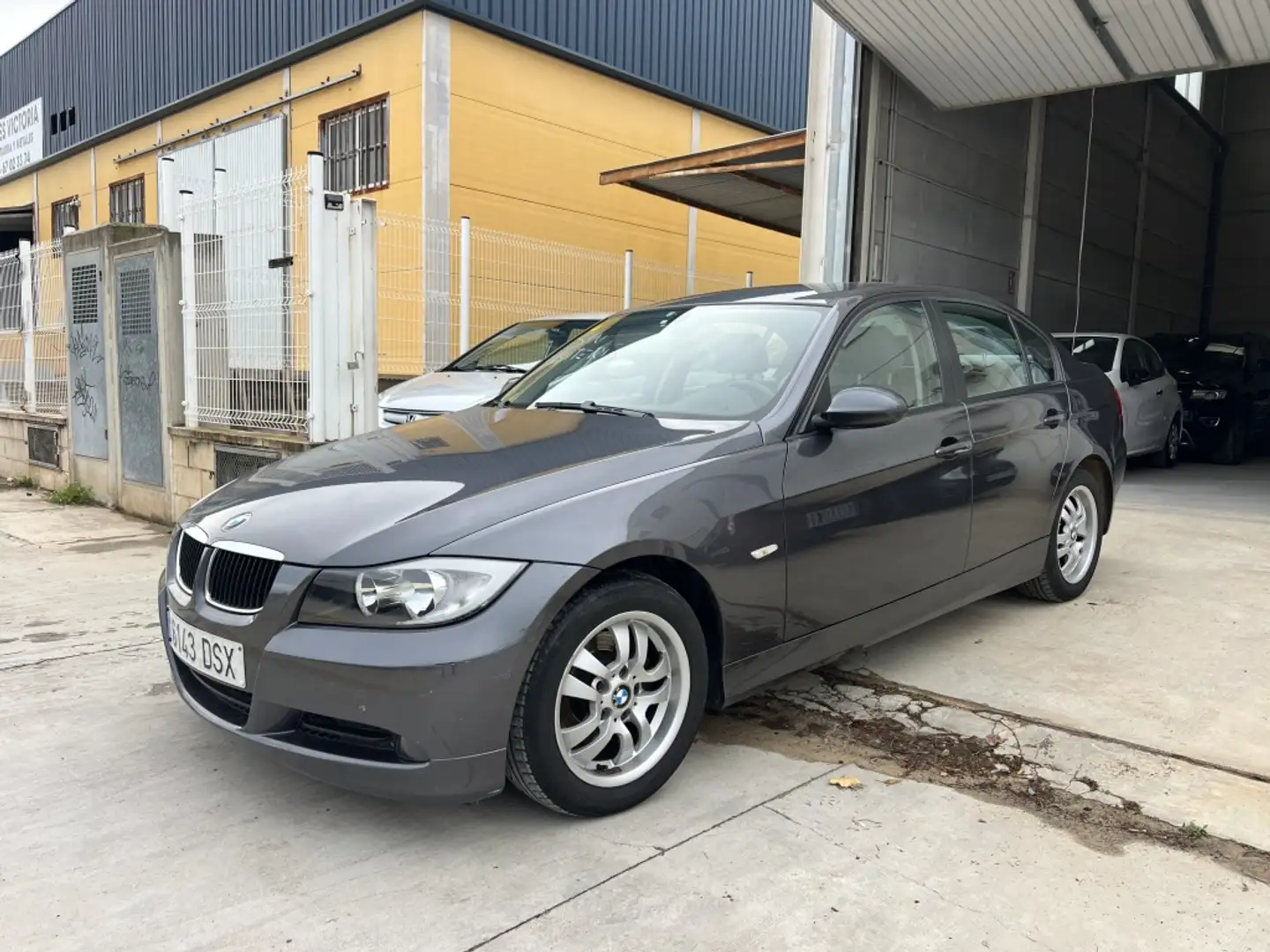 BMW 320 320i Gris - 2