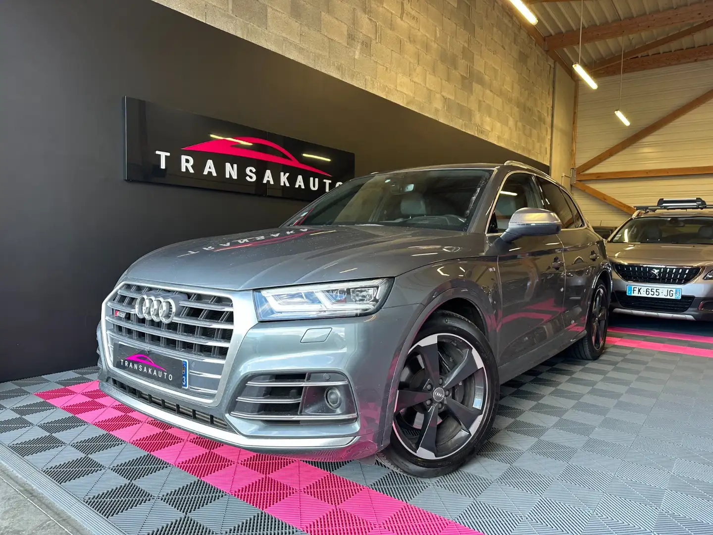 Audi SQ5 Grau - 1