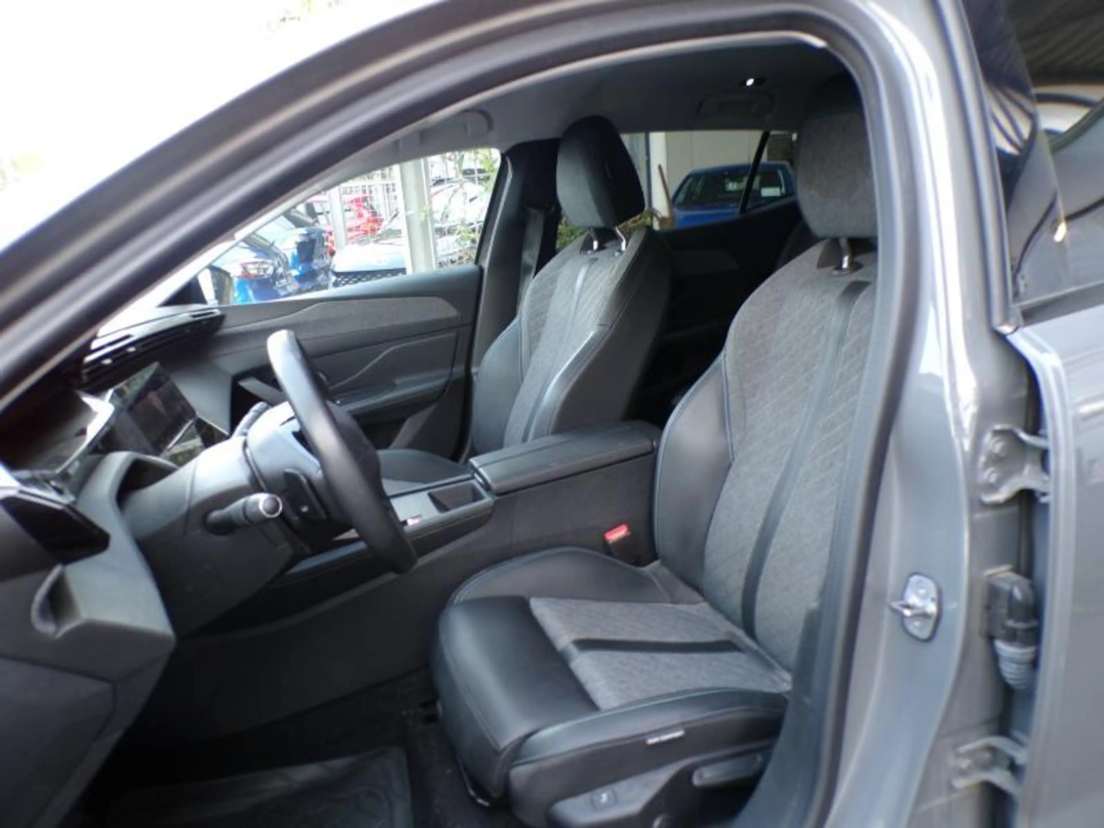 Peugeot 408 1.2 131cv B.auto Gris 10/24 39402km Clim GPS USB — photo 7