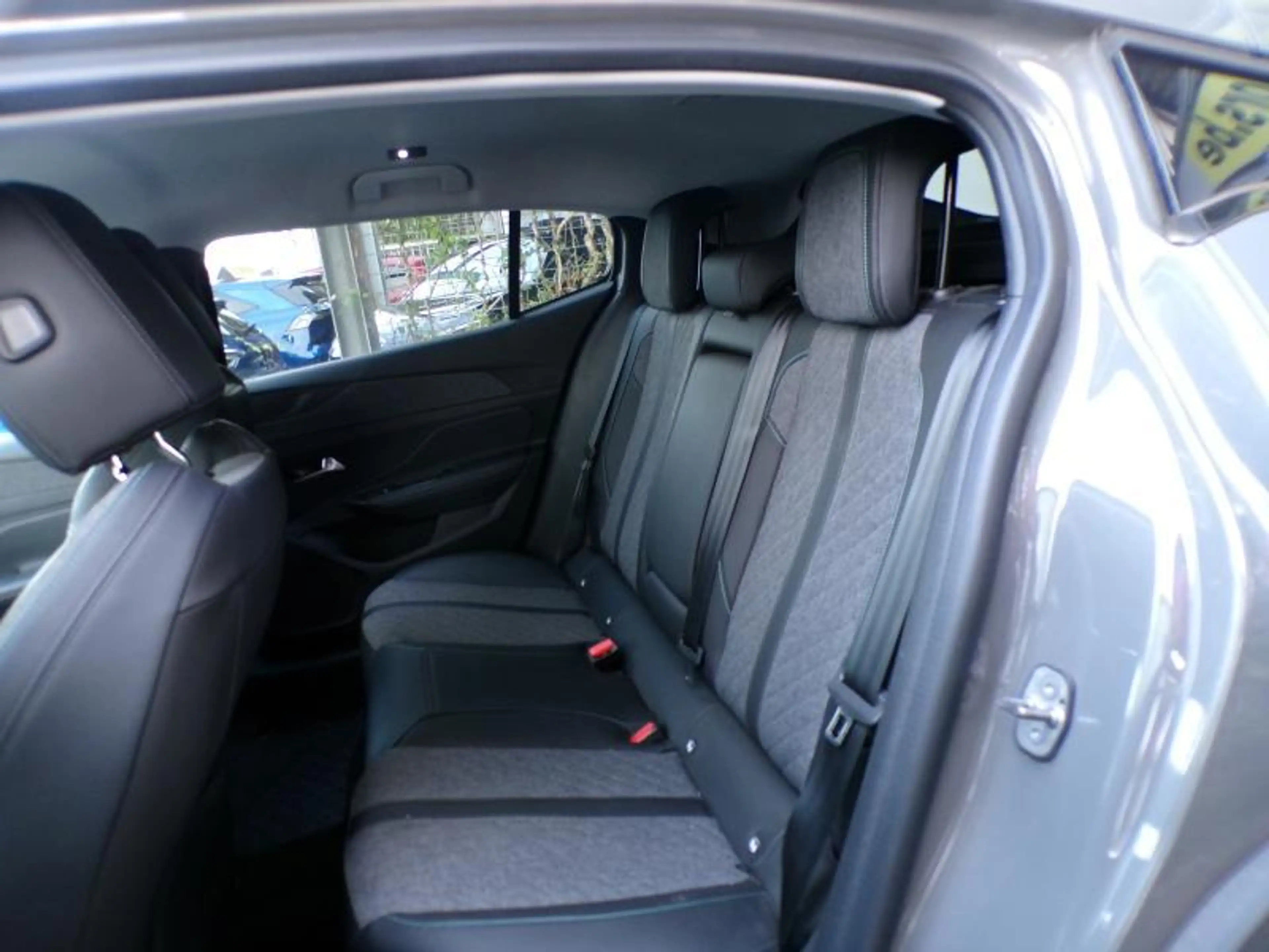 Peugeot 408 1.2 131cv B.auto Gris 10/24 39402km Clim GPS USB — photo 6