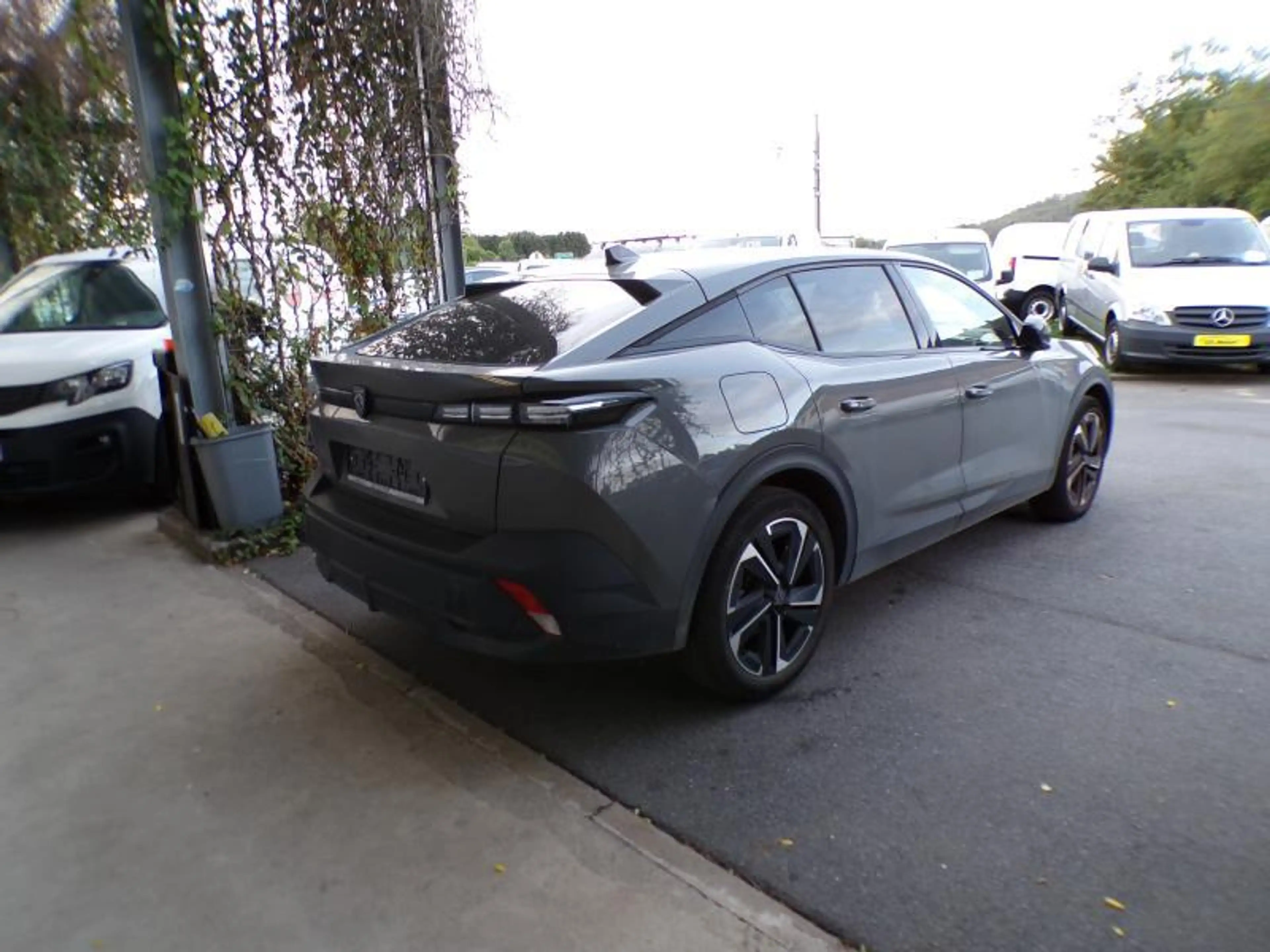 Peugeot 408 1.2 131cv B.auto Gris 10/24 39402km Clim GPS USB — photo 4