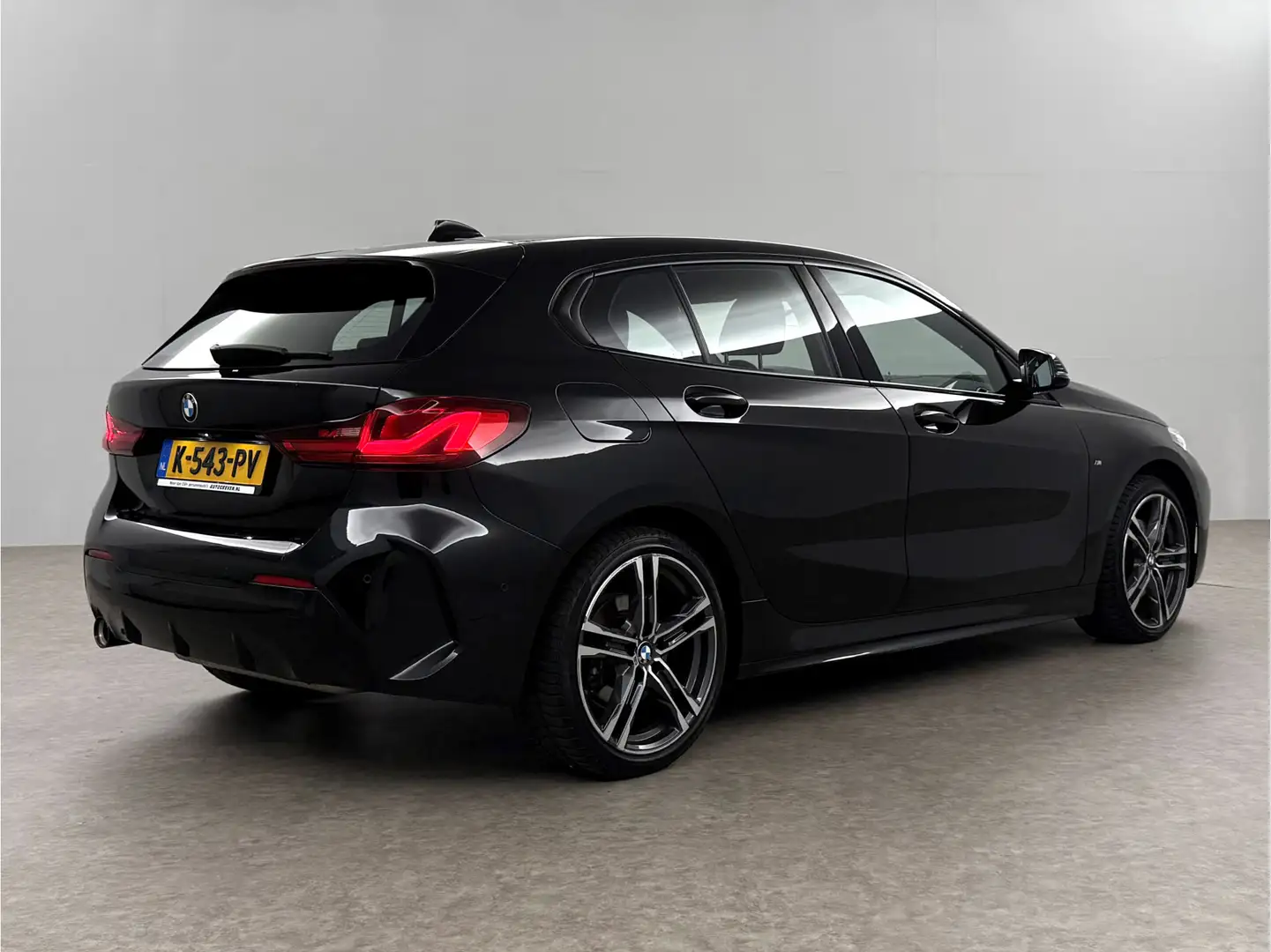 BMW 118 1-serie 118i M Sport LED Camera Carplay Sfeerverl. Noir - 2