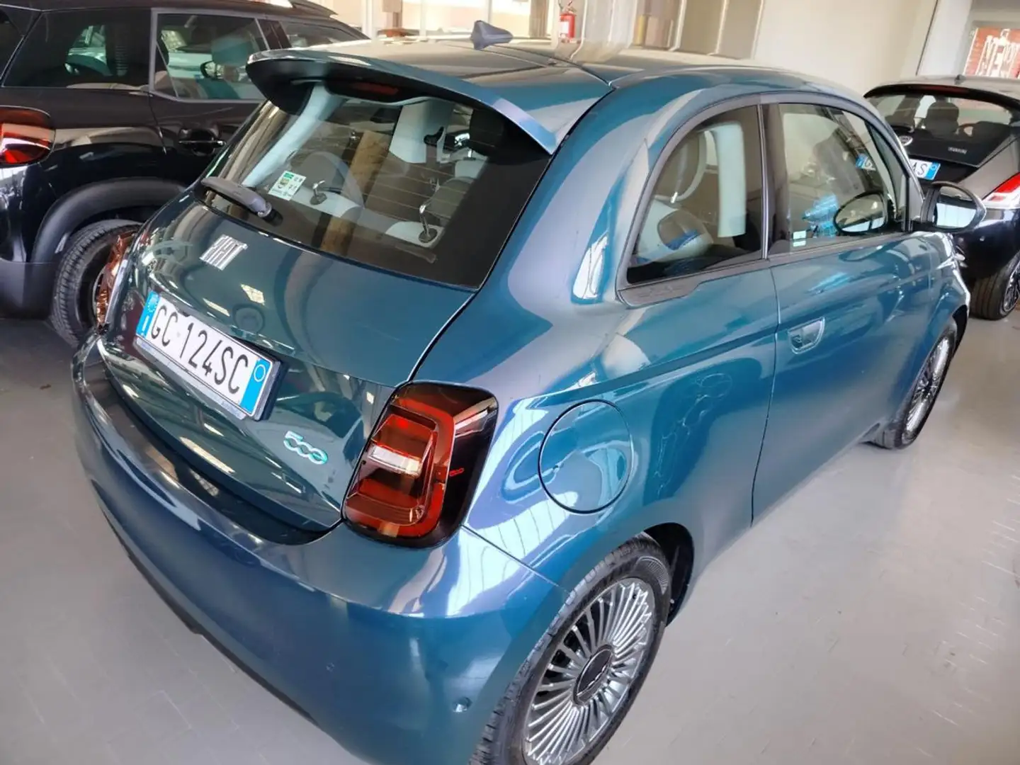 Fiat 500e Berlina 42 kWh Icon Синій - 1