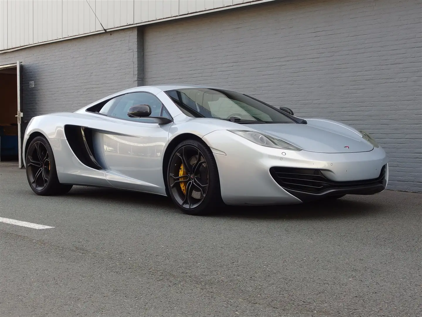 McLaren MP4-12C 3.8L V8 in Ice Silver Silber - 1