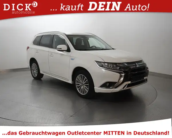 Mitsubishi Outlander PHEV 4WD Spirit NAV+KAM+SHZ+TEMP+APPLE