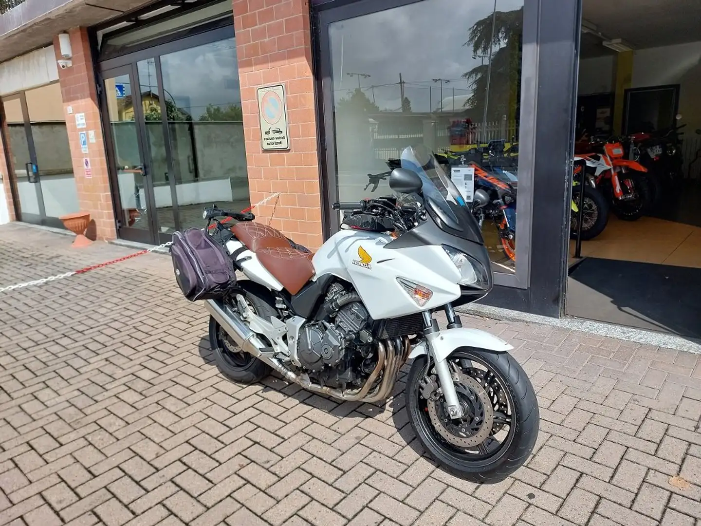Honda CBF 600 Weiß - 2