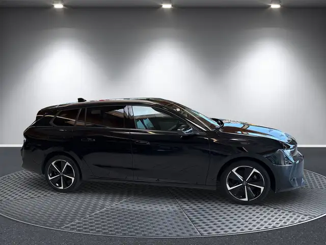 Opel Astra view 6