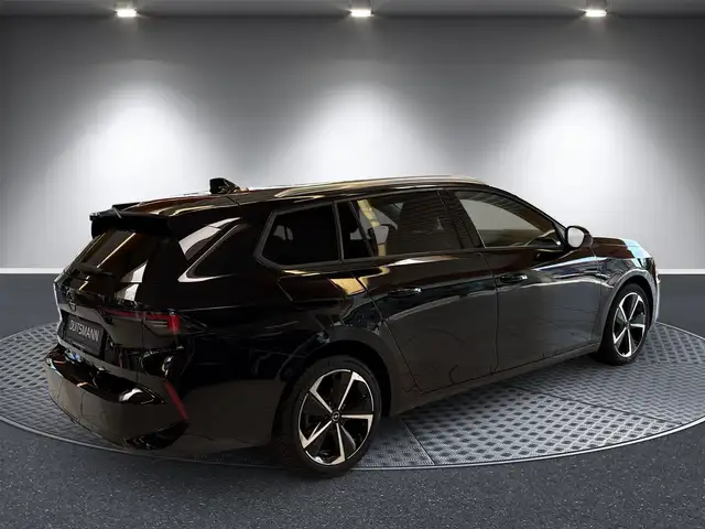 Opel Astra view 5