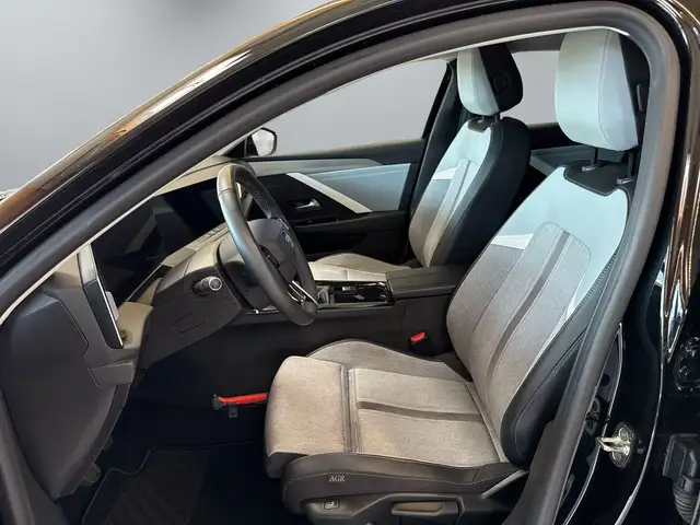 Opel Astra view 11