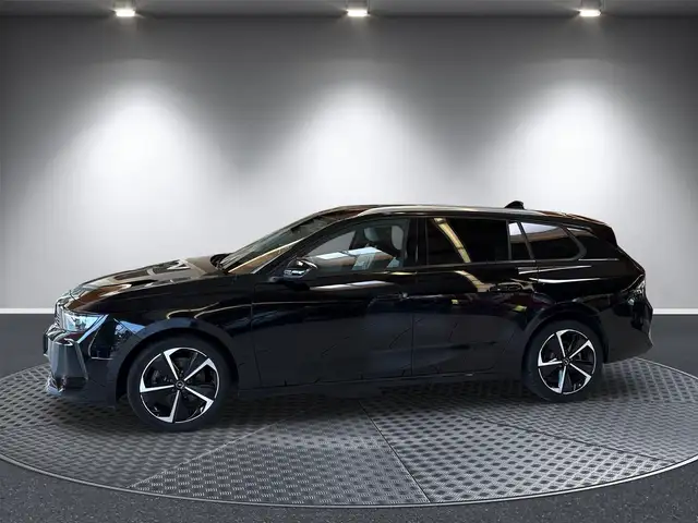 Opel Astra view 2