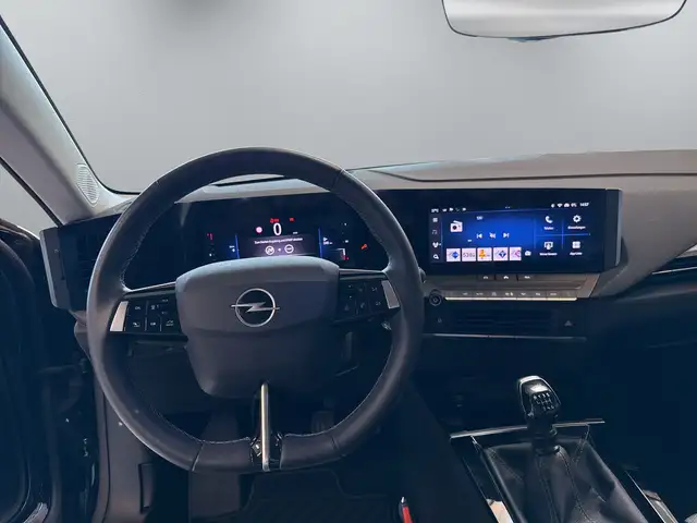 Opel Astra view 13