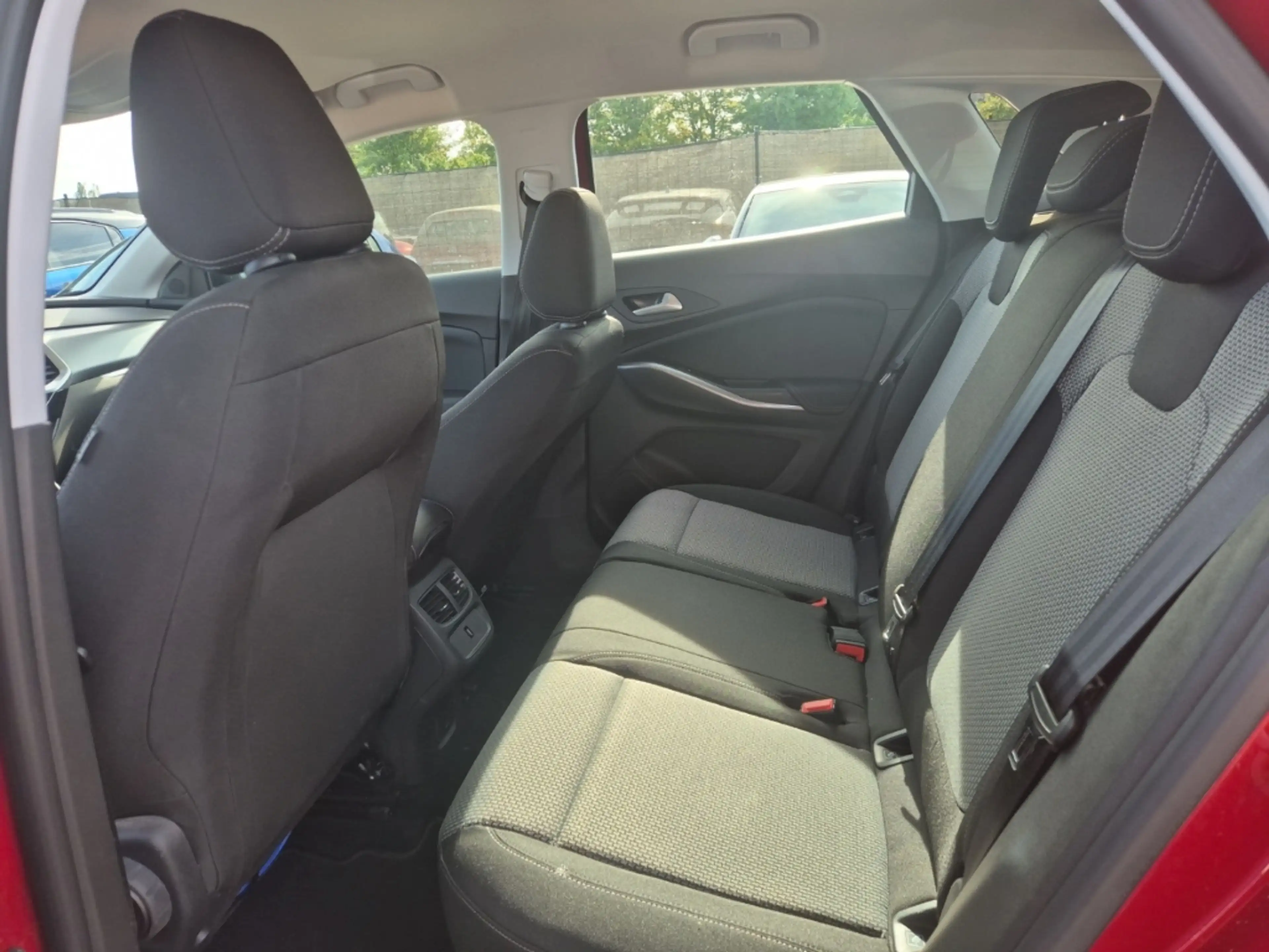 Opel Grandland Business Edition 1.2 Turbo,LED,Navi,Kamera+PDC — photo 10