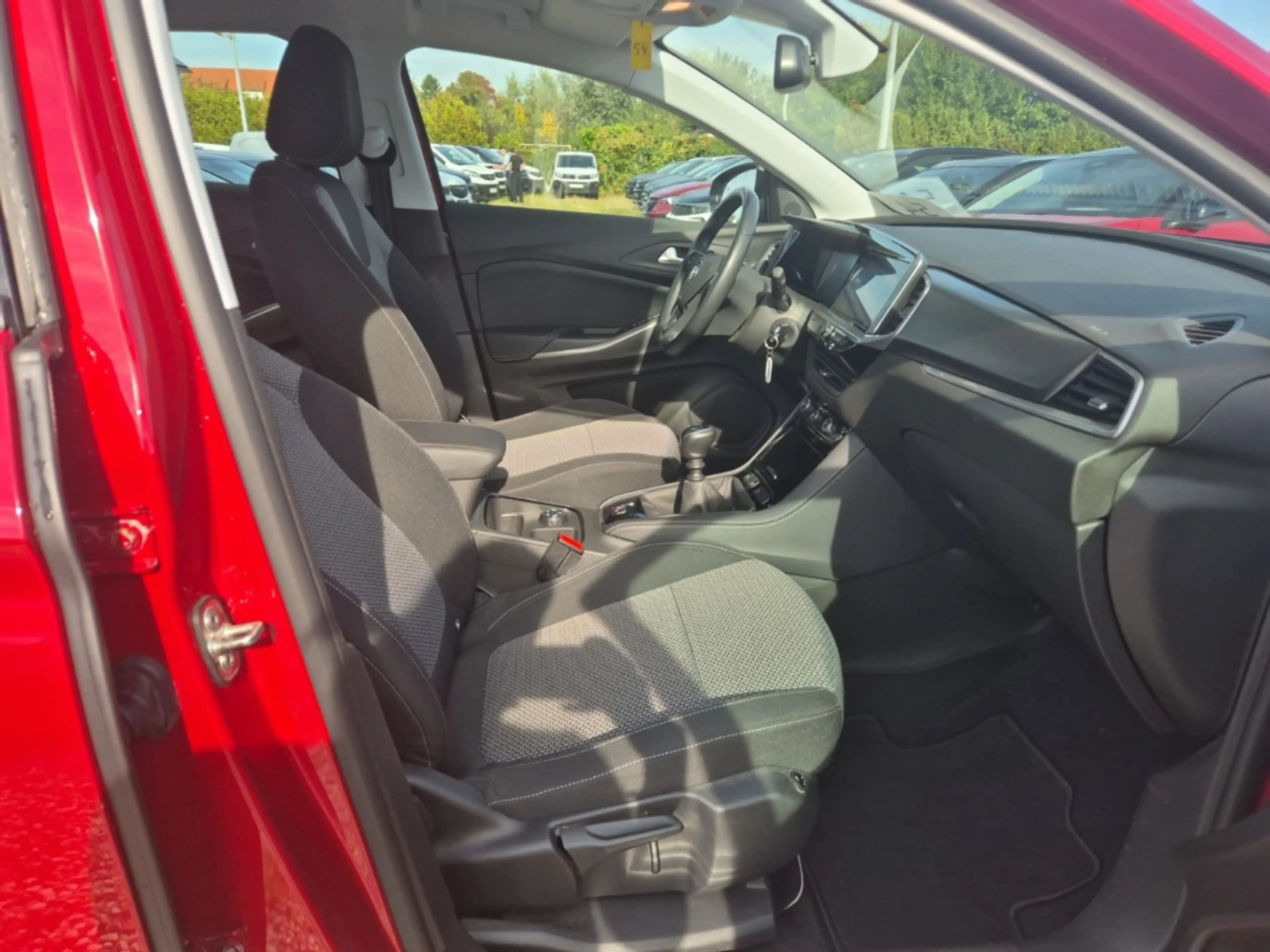 Opel Grandland Business Edition 1.2 Turbo,LED,Navi,Kamera+PDC — photo 12