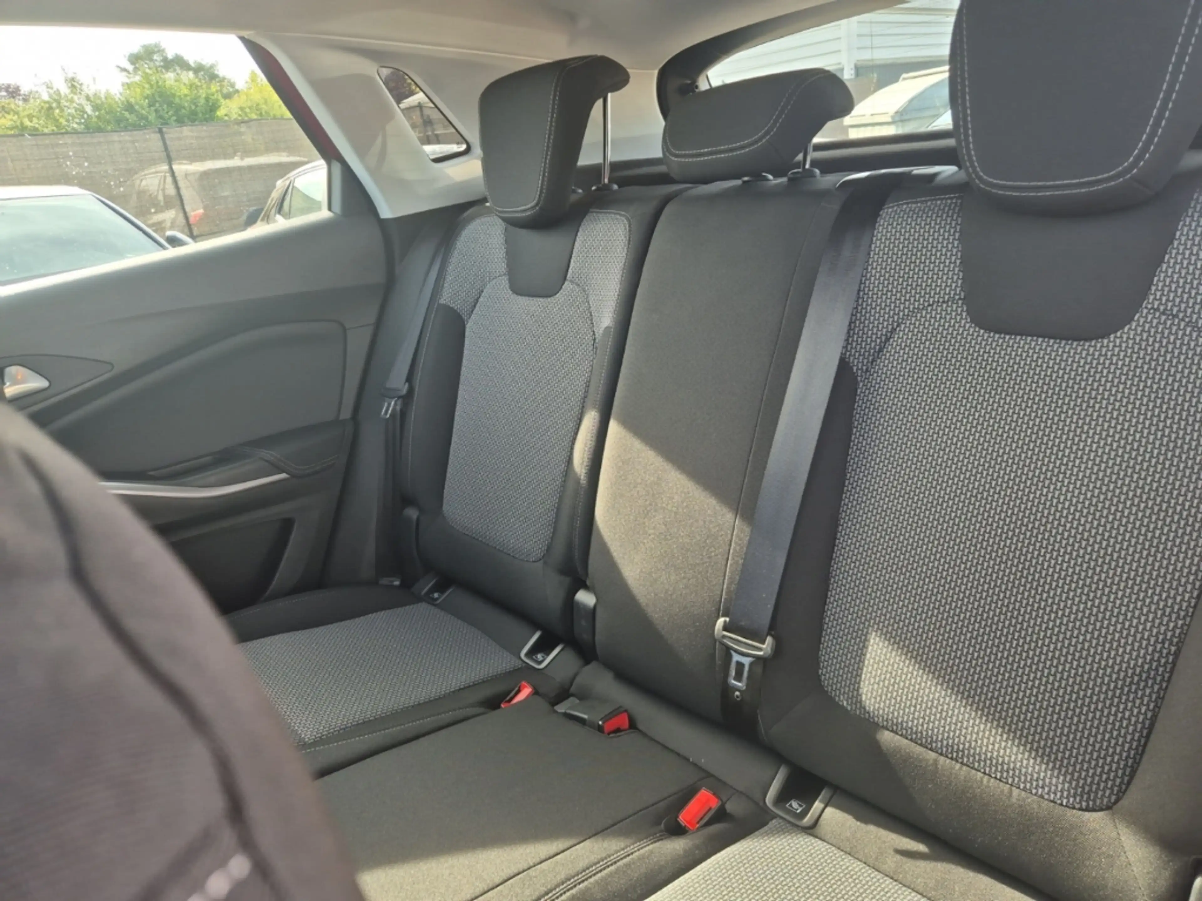 Opel Grandland Business Edition 1.2 Turbo,LED,Navi,Kamera+PDC — photo 11