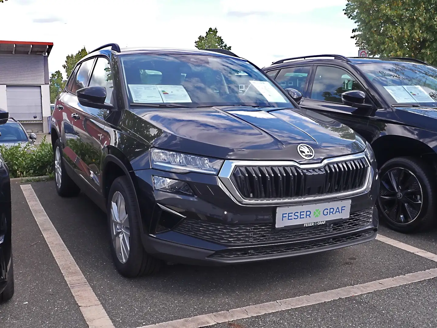 Skoda Karoq Selection 2,0l TDI *RFK SHZ AHK LED* Nero - 2
