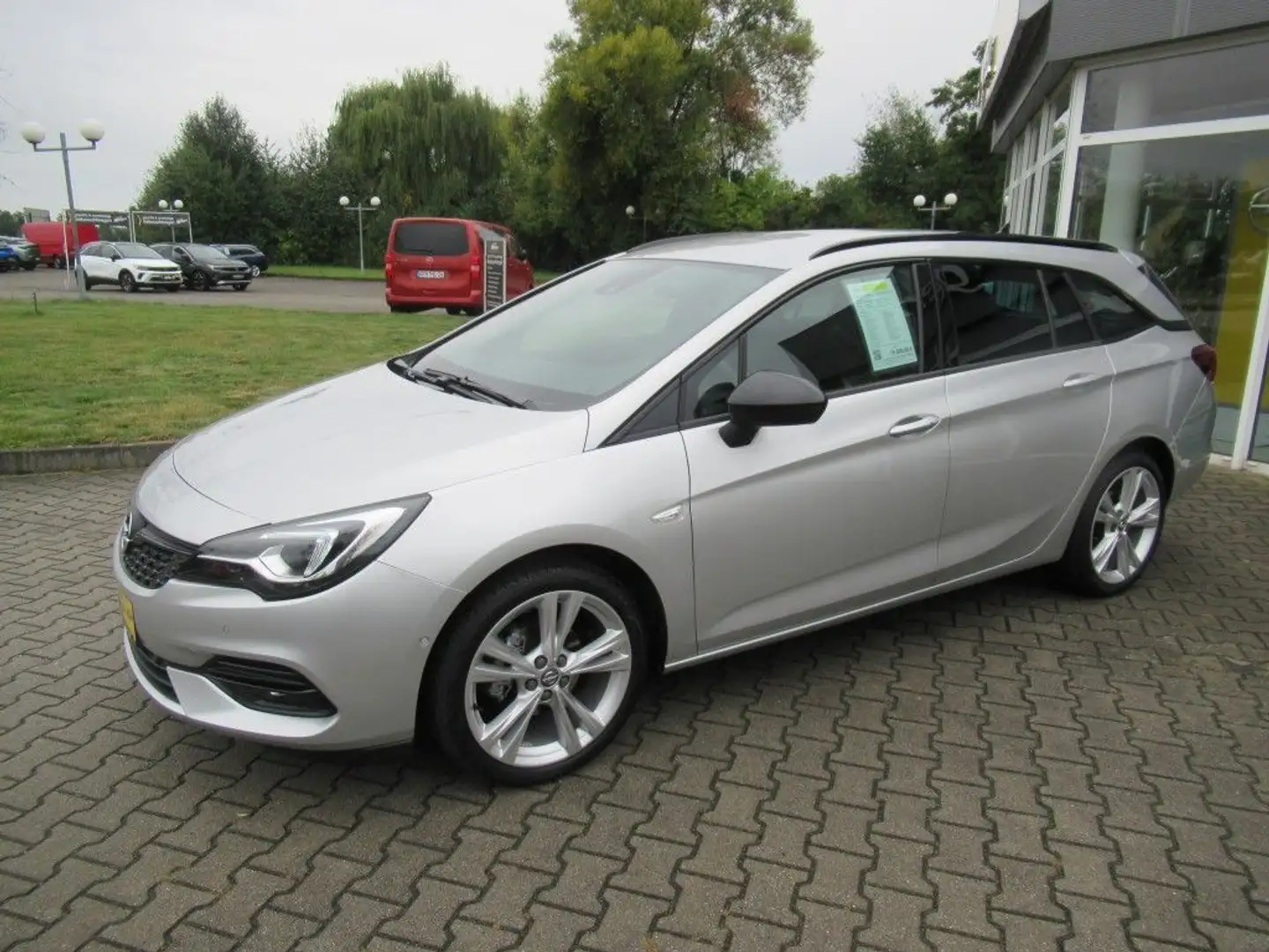 Opel Astra ST 1.2 Ultimate LED NAVI RFK Sitz-/LR-/FS-Hzg Silber - 2