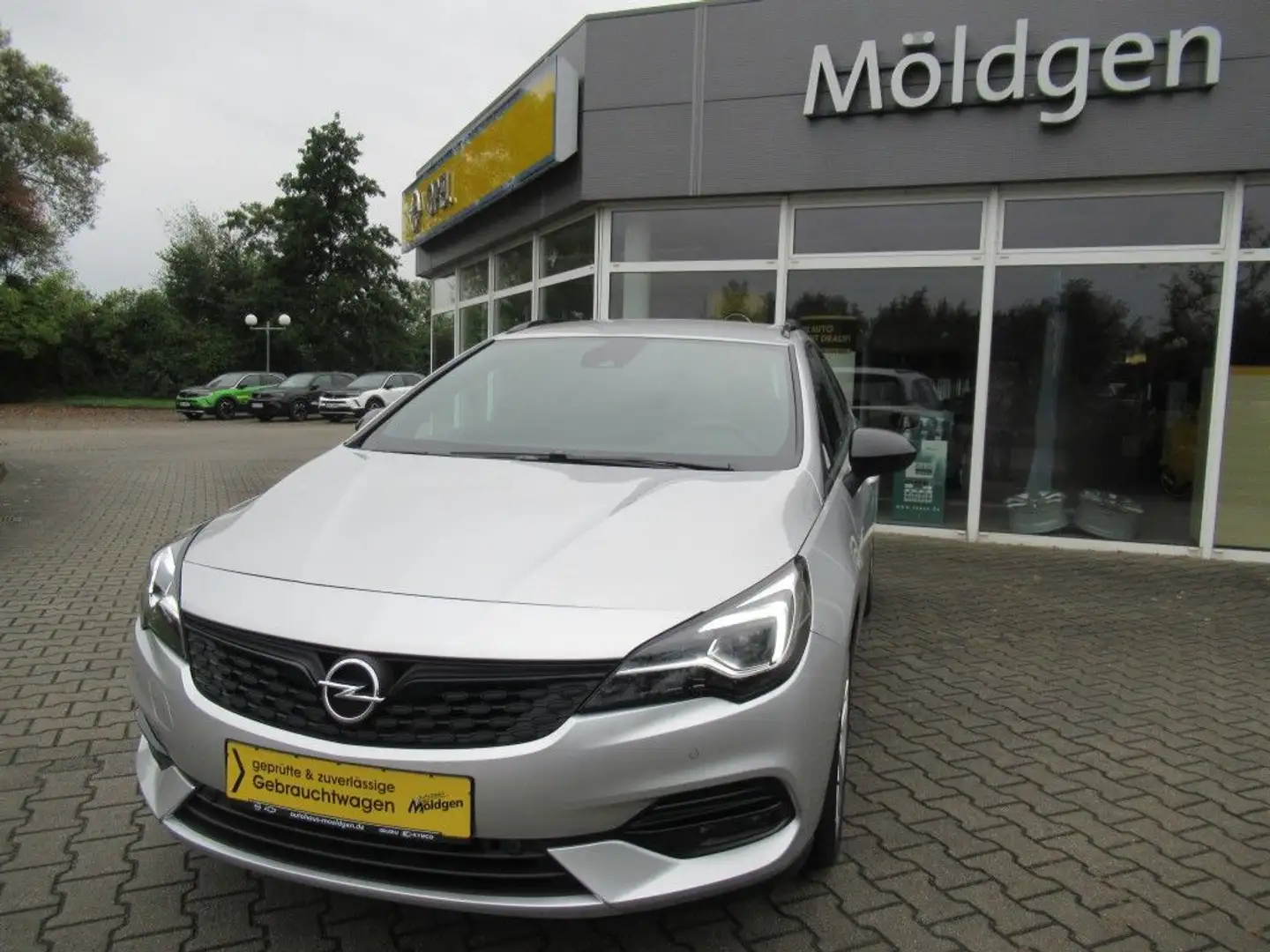 Opel Astra ST 1.2 Ultimate LED NAVI RFK Sitz-/LR-/FS-Hzg Silber - 1