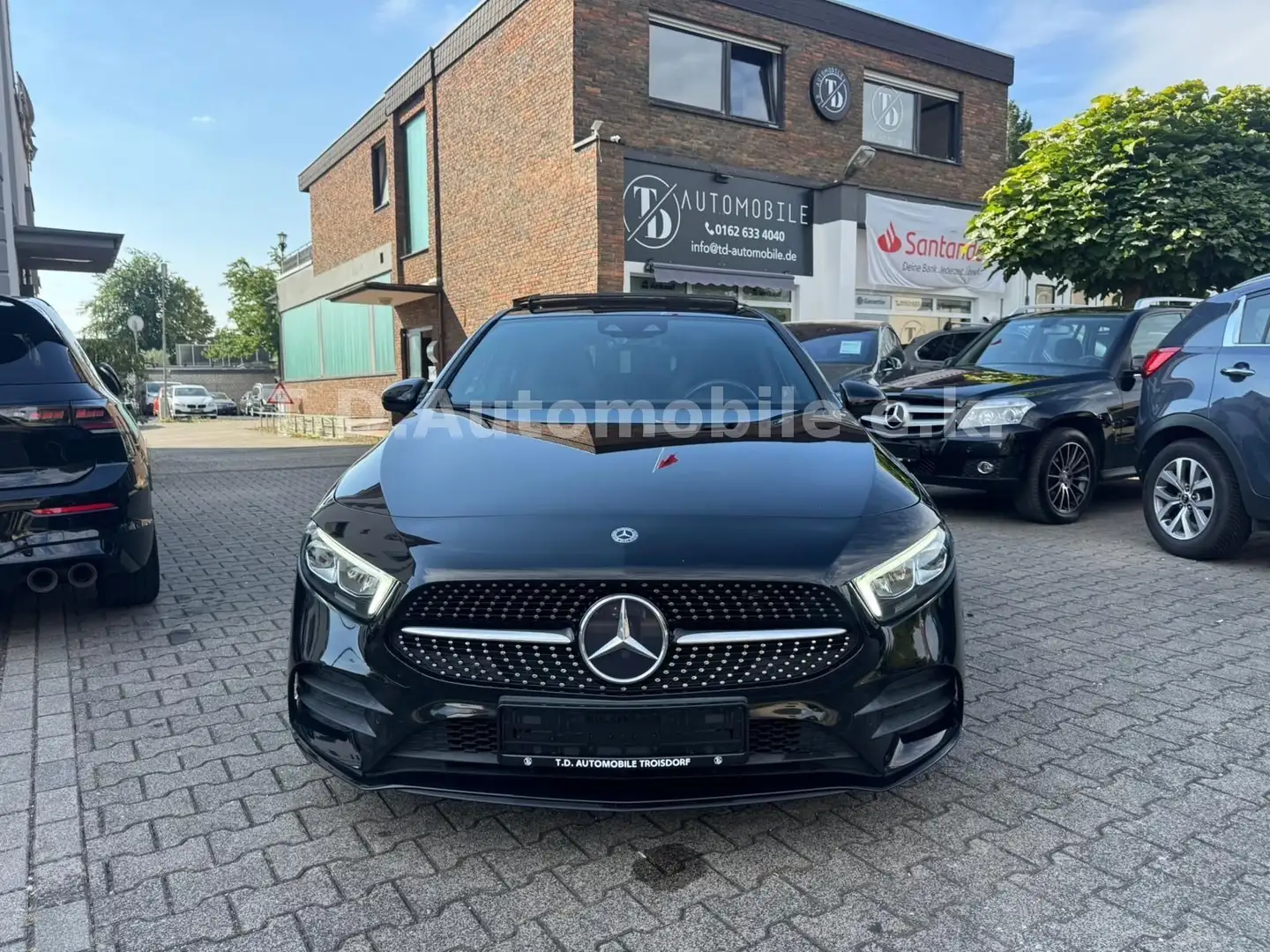Mercedes-Benz A 180 /Benziner/ AMG Paket/PANO /Automatik/Kamera Noir - 2