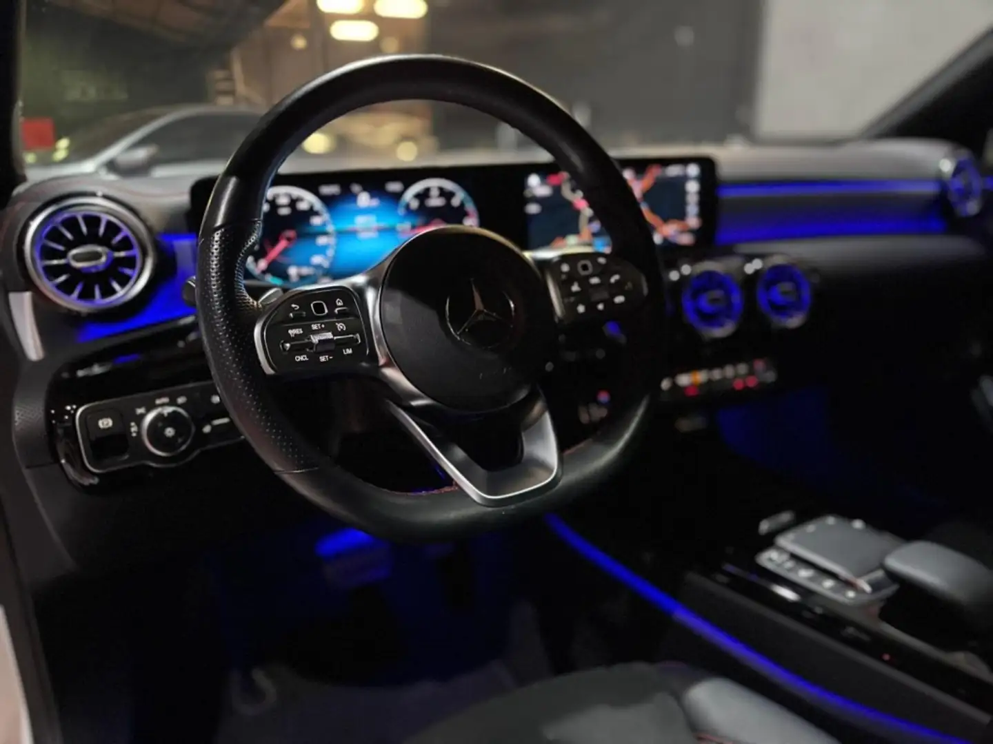Mercedes-Benz CLA 200 200d Blanco - 2