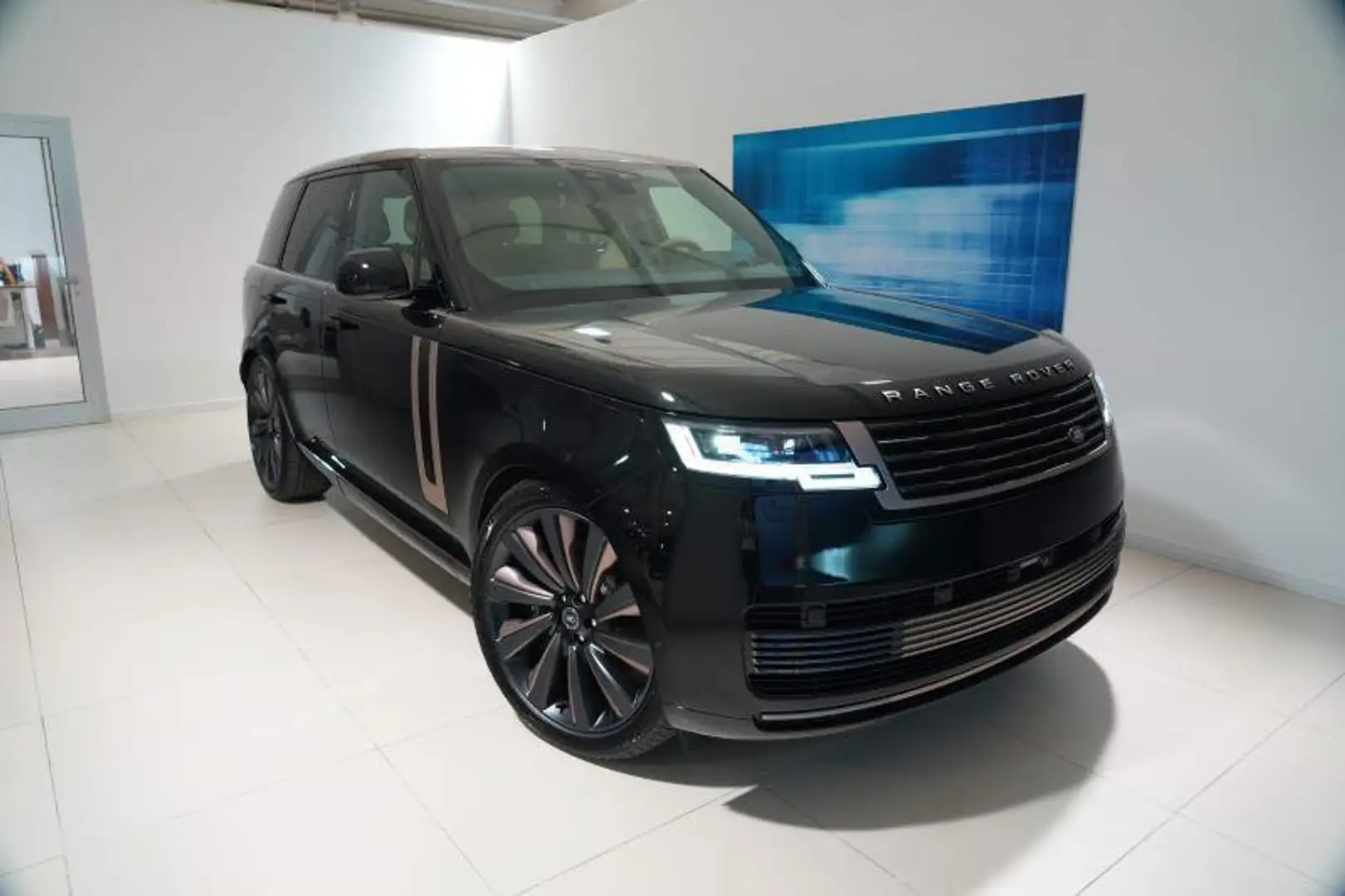 Land Rover Range Rover RR 5 dr SUV SWB 4.4 V8 615 CV AWD Auto SV Nero - 1