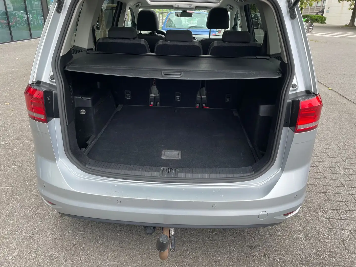 Volkswagen Touran 1.6 TDi SCR Trendline (EU6.2) Argent - 2