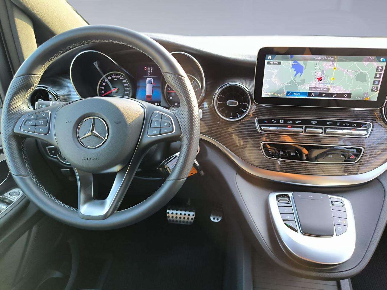 Mercedes-Benz V 250