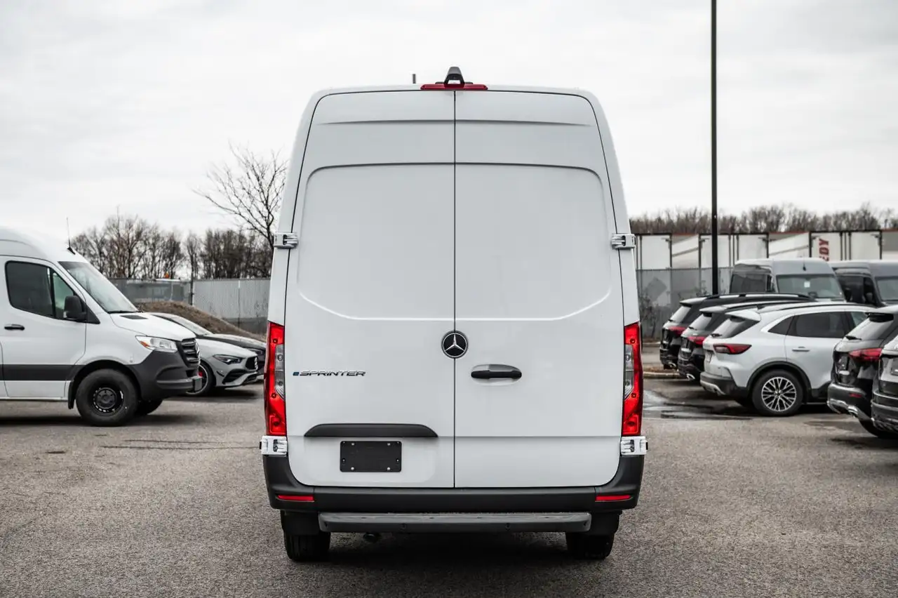Mercedes-Benz Sprinter снимка Mercedes-Benz Sprinter