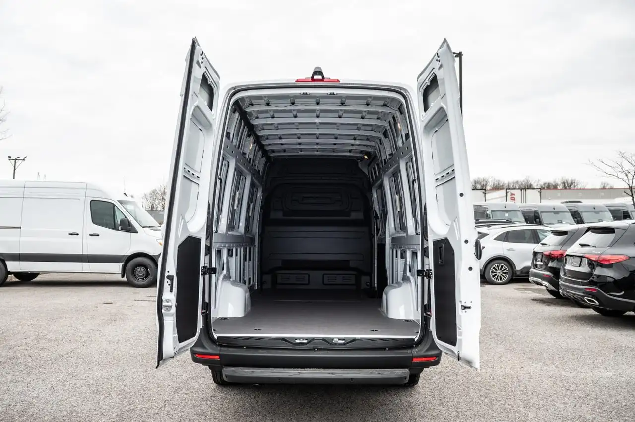 Mercedes-Benz Sprinter снимка Mercedes-Benz Sprinter