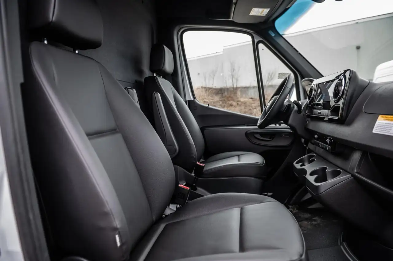 Mercedes-Benz Sprinter снимка Mercedes-Benz Sprinter