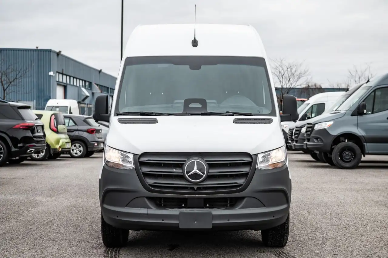 Mercedes-Benz Sprinter снимка Mercedes-Benz Sprinter