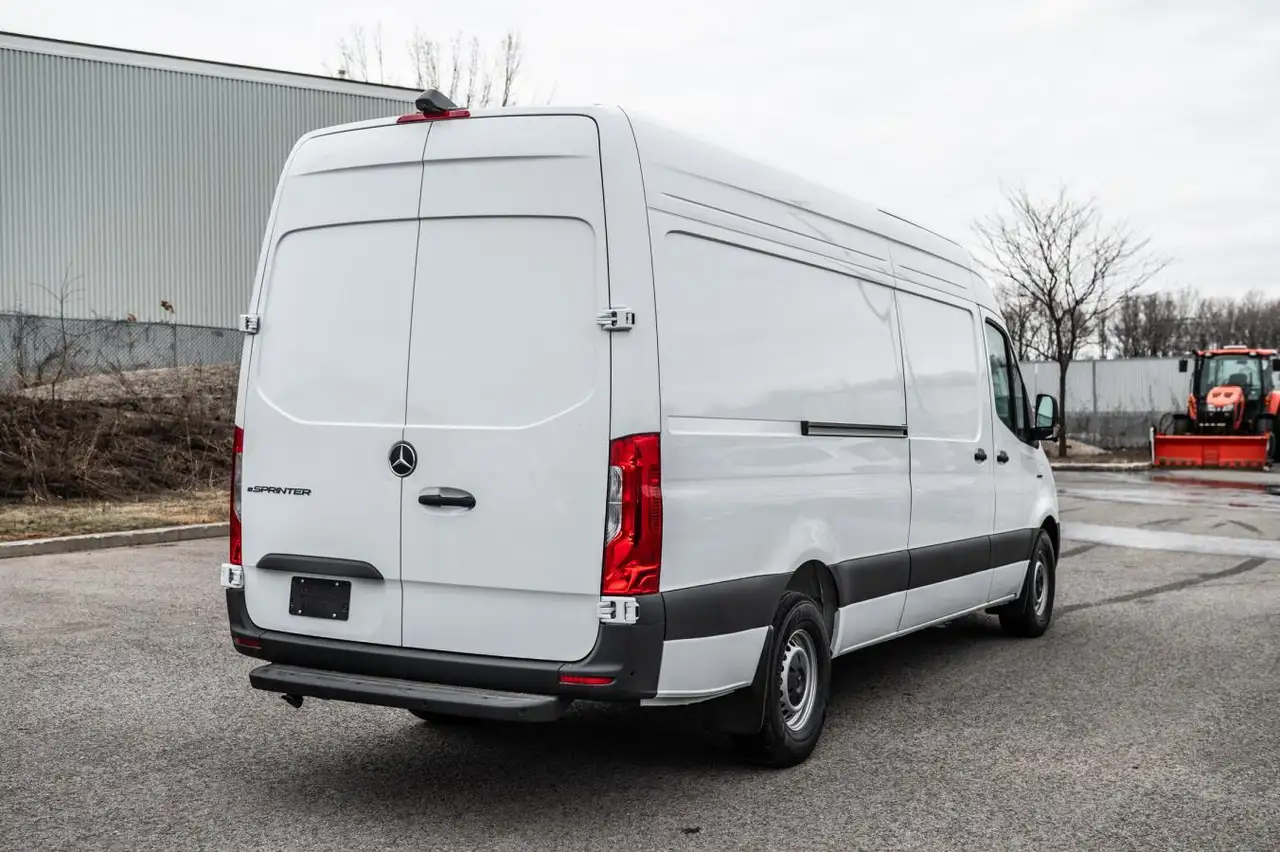 Mercedes-Benz Sprinter снимка Mercedes-Benz Sprinter