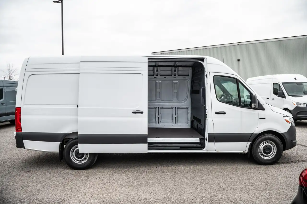 Mercedes-Benz Sprinter снимка Mercedes-Benz Sprinter