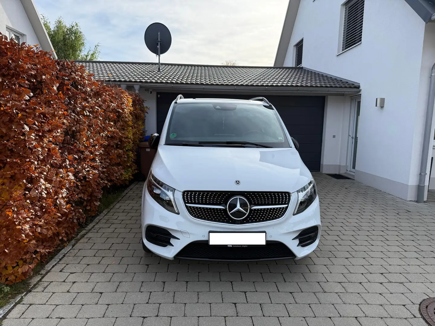 Mercedes-Benz V 300 V 300 d lang 4Matic Avantgarde Edition - AMG-Line Weiß - 2