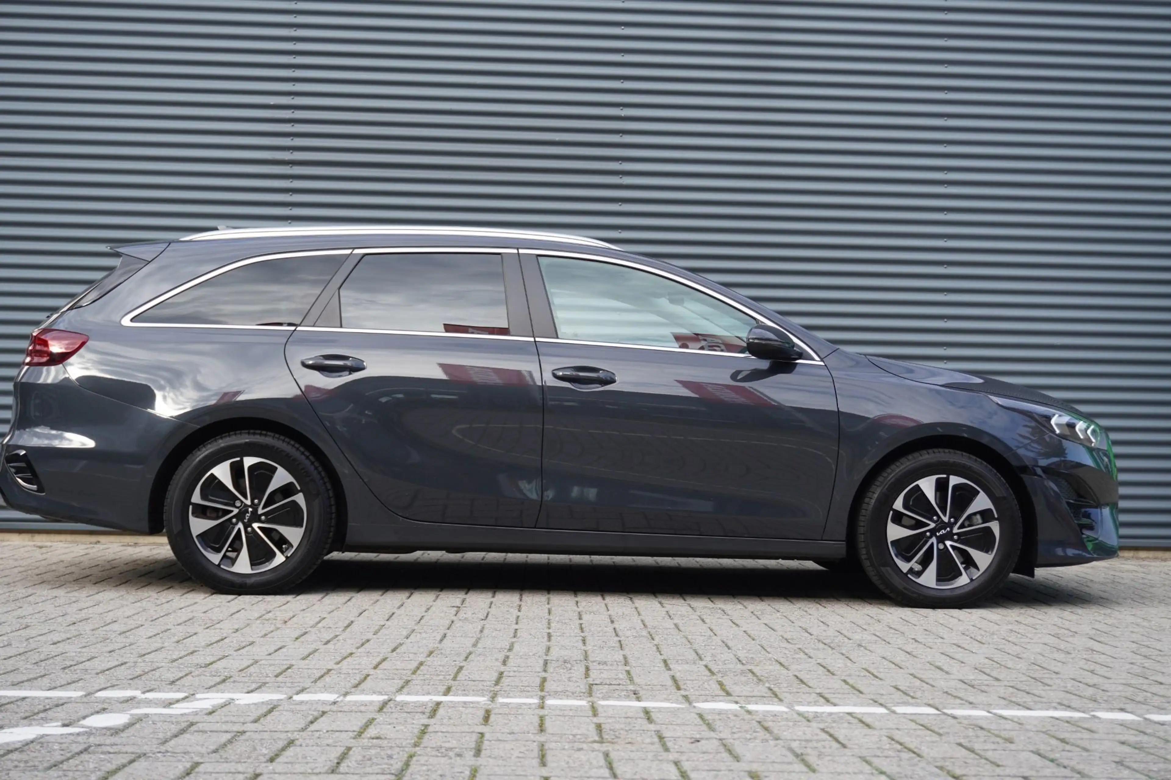 Kia Ceed SW / cee'd SW Sportswagon 1.6 GDI PHEV 140pk DynamicPlusLine Tre — photo 3