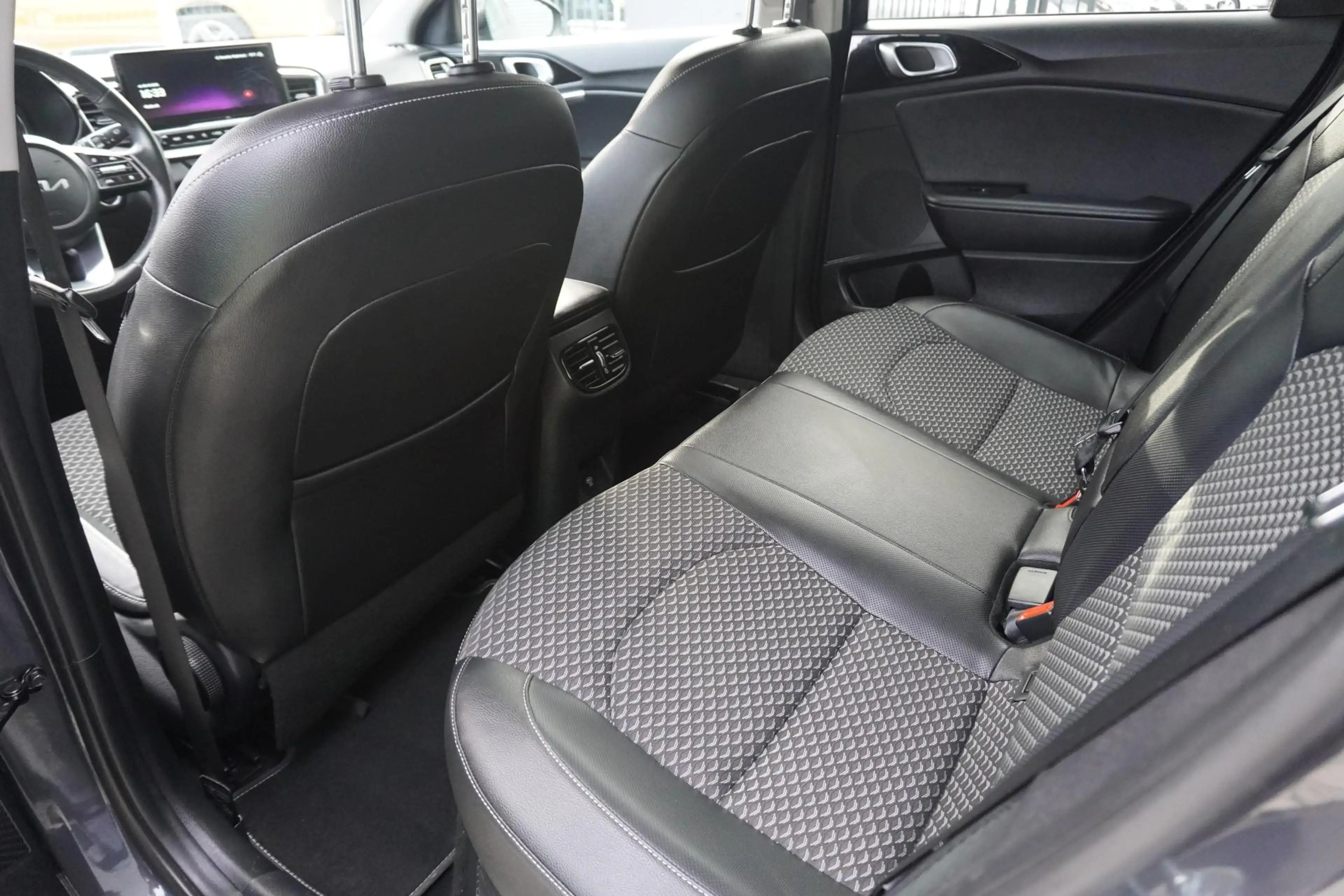 Kia Ceed SW / cee'd SW Sportswagon 1.6 GDI PHEV 140pk DynamicPlusLine Tre — photo 13