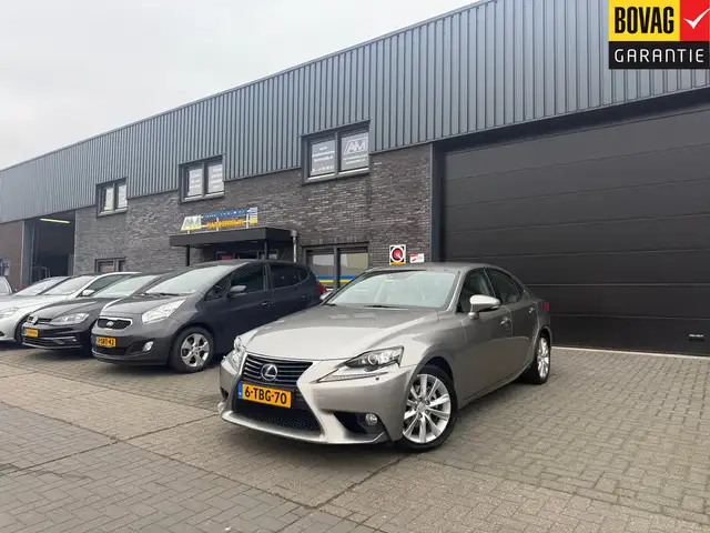 Lexus IS 300 300h Edition | 2E EIGENAAR | 12MND GARANTIE | AUTO
