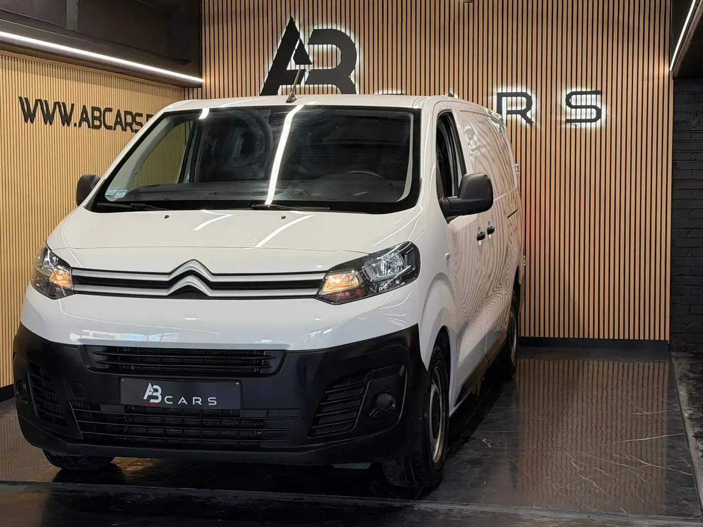 Citroen Jumpy 2.0 HDi * UTILITAIRE * 1ER PROPRIETAIRE * Blanc - 2