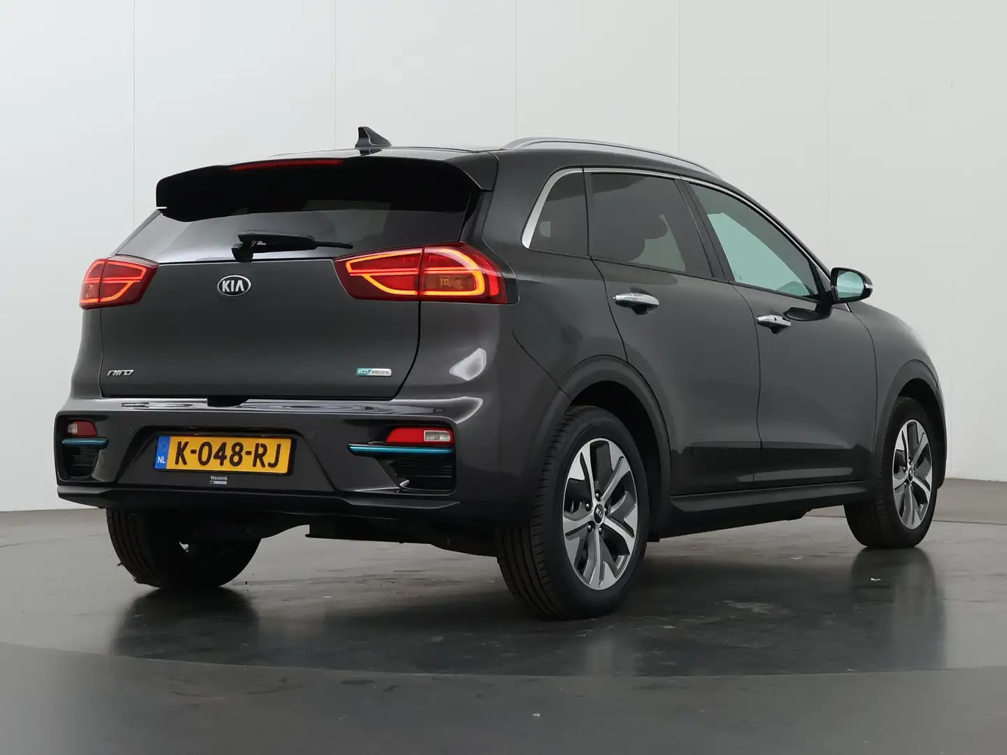 Kia e-Niro DynamicPlusLine 64 kWh | Panoramadak | Stoel/Stuur Grijs - 2