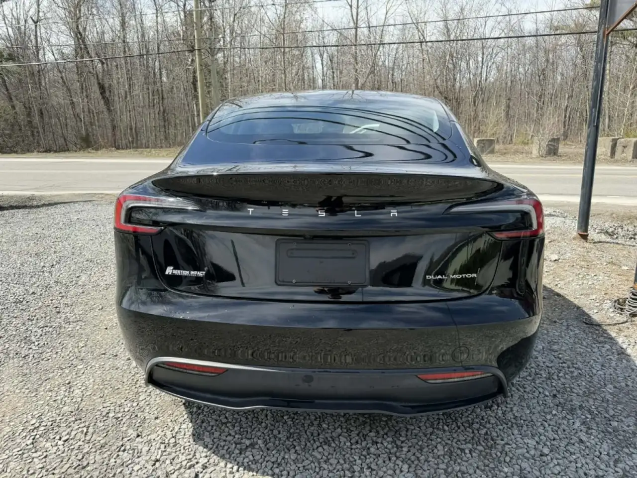Tesla Model 3 снимка Tesla Model 3
