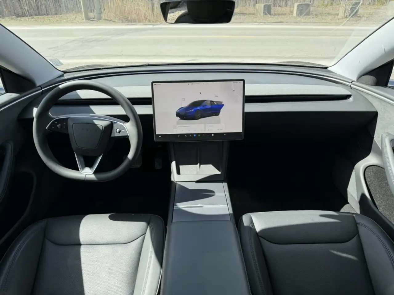 Tesla Model 3 снимка Tesla Model 3