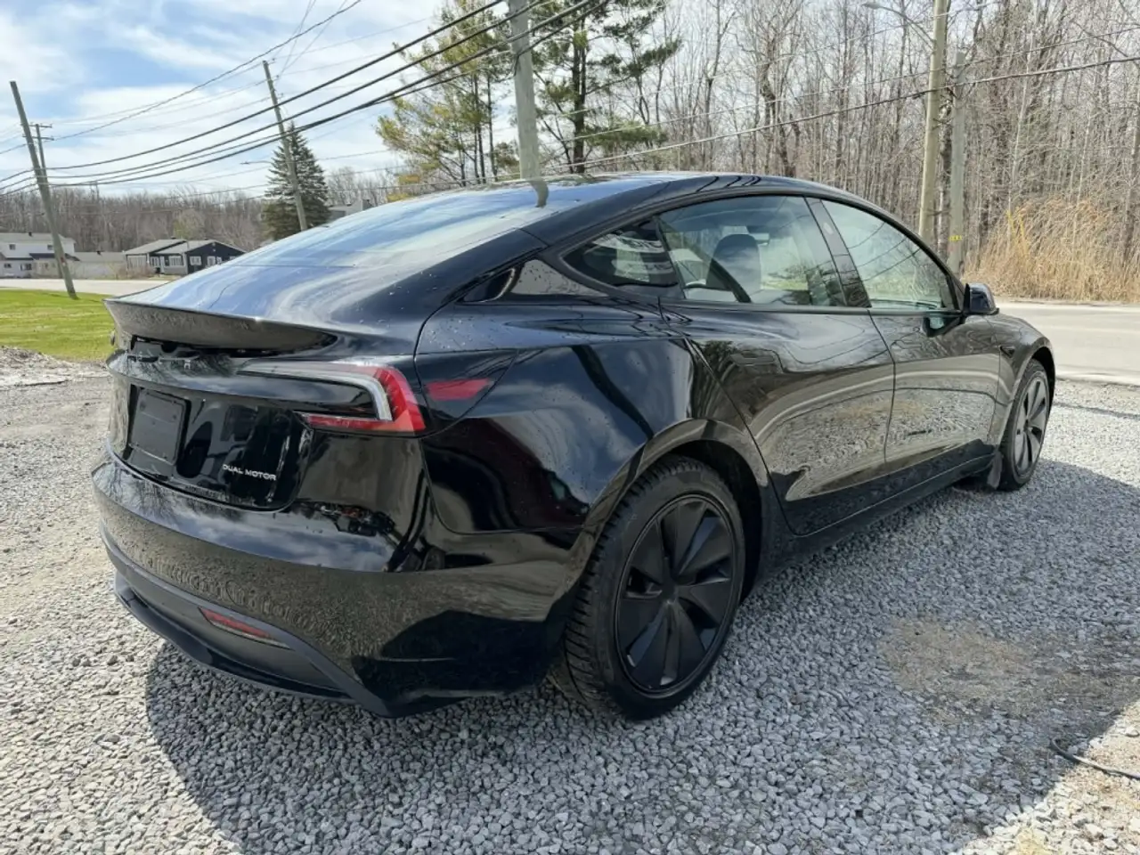 Tesla Model 3 снимка Tesla Model 3