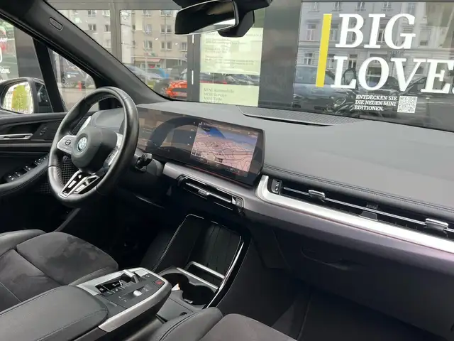 BMW 2 Series view 5