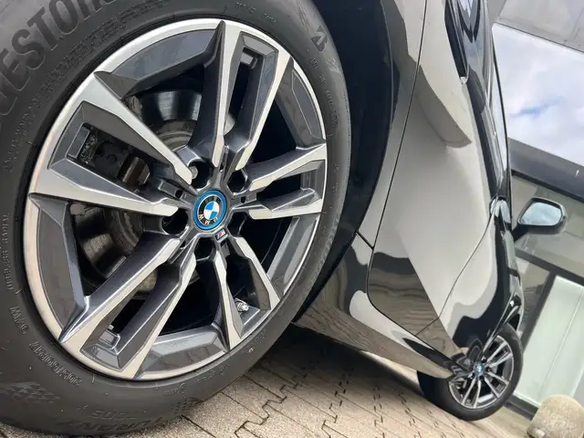 BMW 2 Series view 4