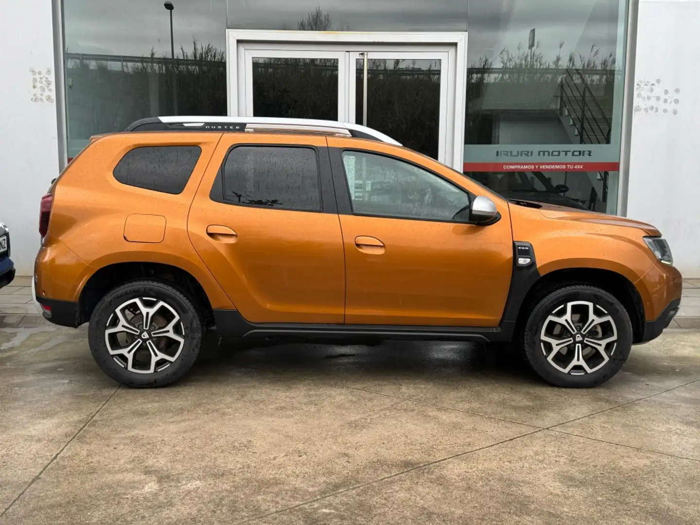 Dacia Duster 1.5dCi Laureate 4x4 110 Naranja - 1