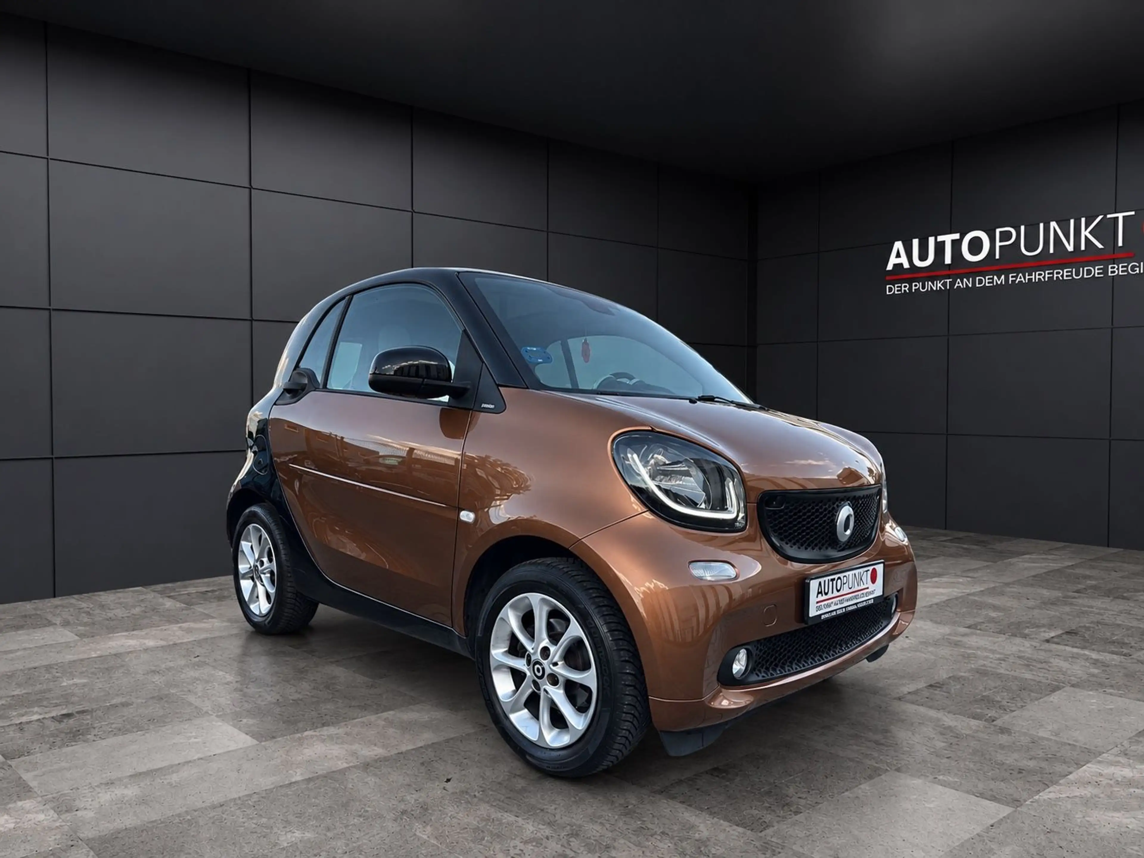 smart forTwo PASSION AUT. NAVI PANORAMA SHZ LED TEMPOM — photo 4