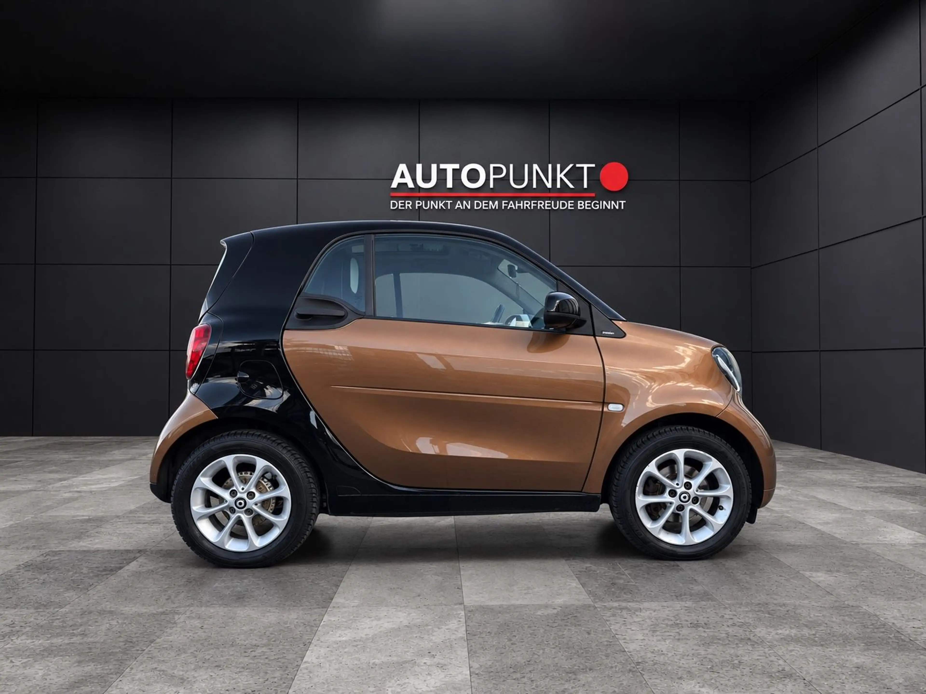 smart forTwo PASSION AUT. NAVI PANORAMA SHZ LED TEMPOM — photo 6